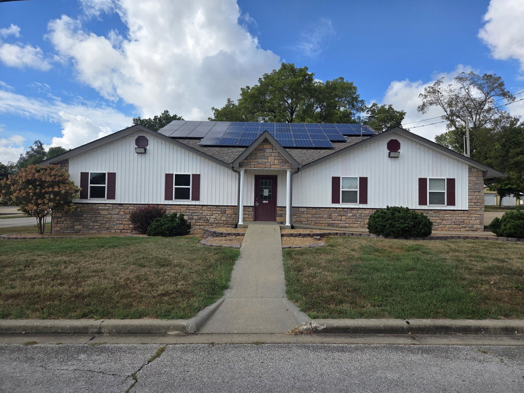 107 Keeling Pl, Bolivar, MO 65613