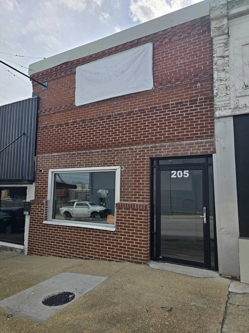 205 S Main Ave, Bolivar, MO 65613