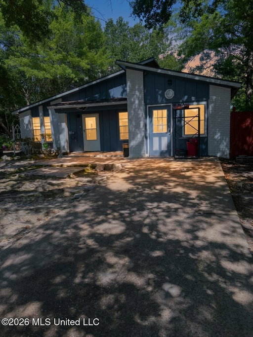 listing main photo