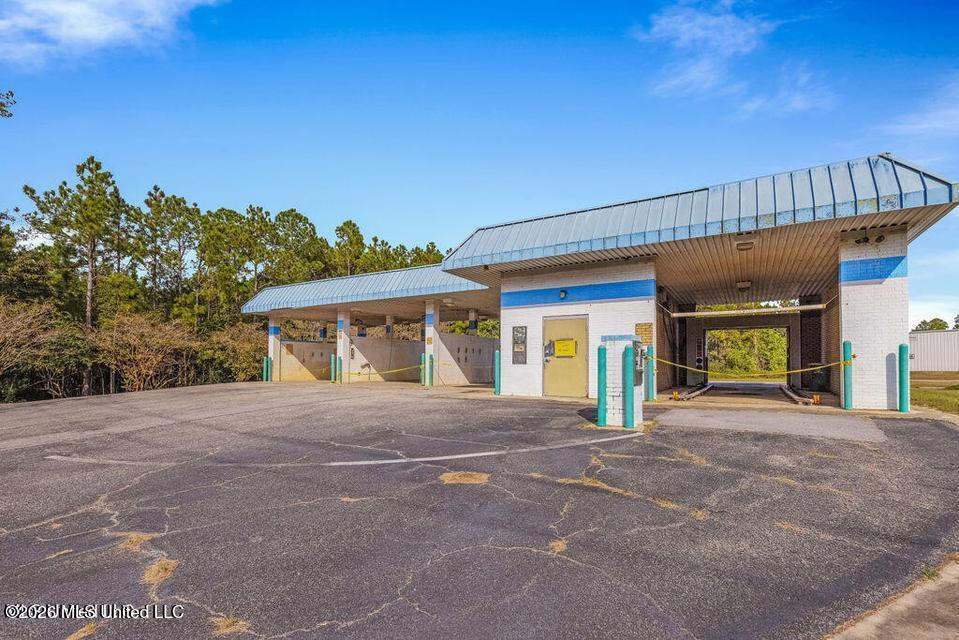 410 Henderson Ave, Pass Christian, MS 39571