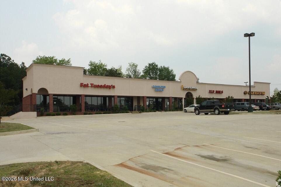 6923 Old Canton Rd, Ridgeland, MS 39157