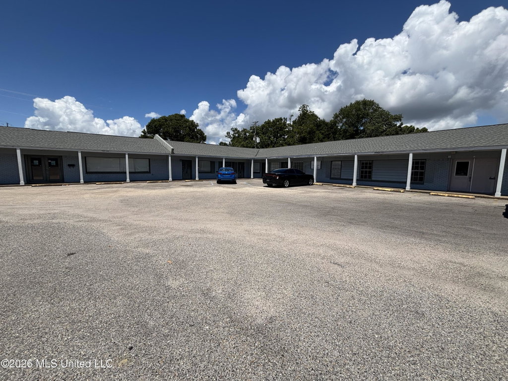 1900 Pass Rd, Gulfport, MS 39501
