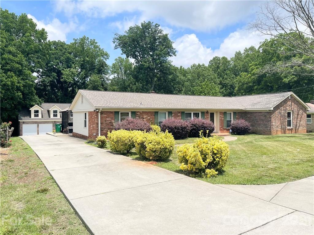 3217 Sunset Rd, Charlotte, NC 28216 Home for Sale