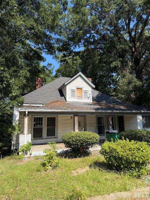 listing main photo