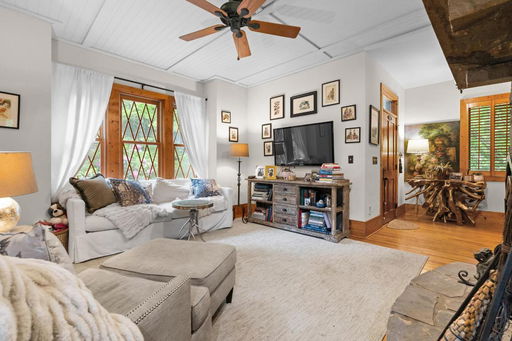 listing main photo