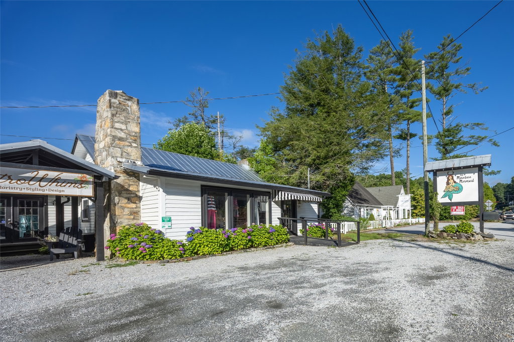 121 Highway 107, Cashiers, NC 28717