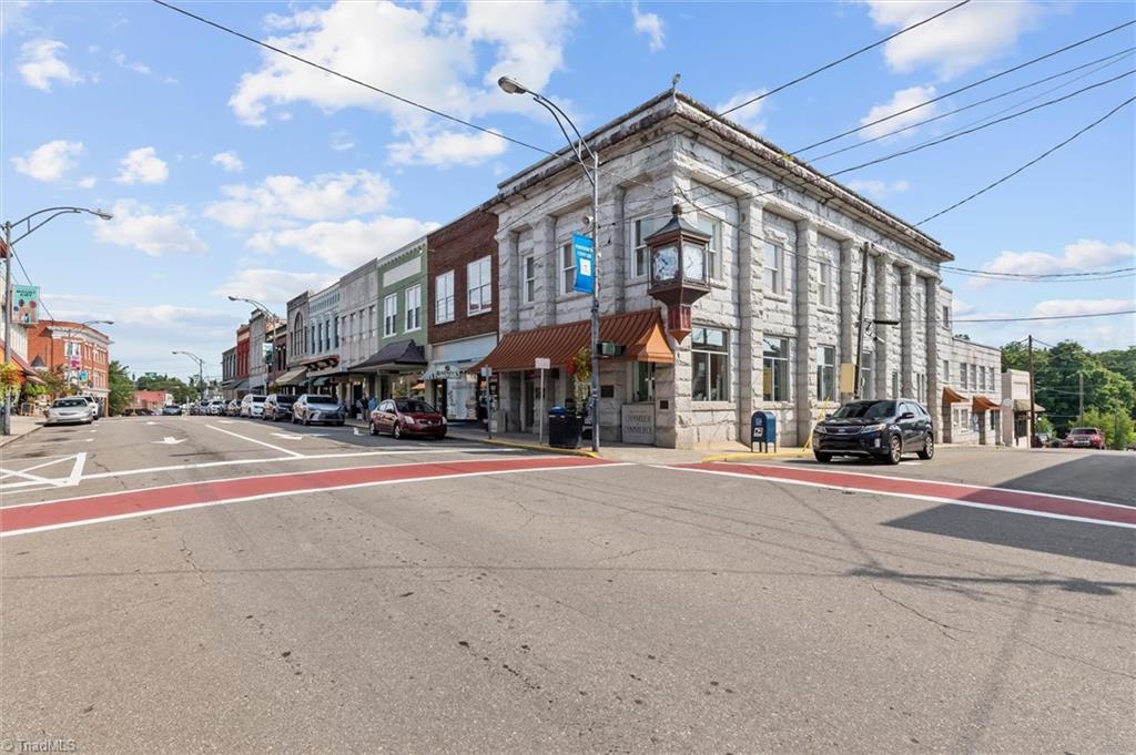 200 N Main St, Mount Airy, NC 27030