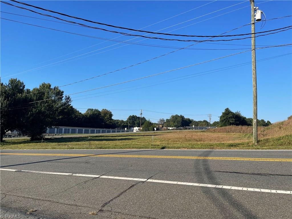 101 Calloway Rd, King, NC 27021