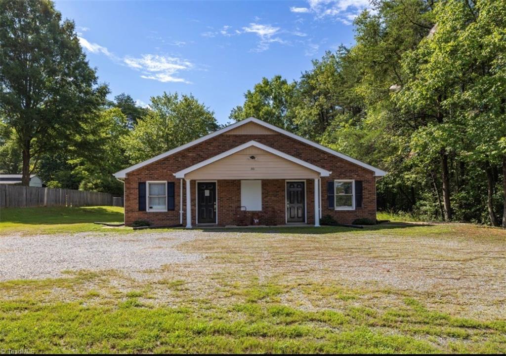 301 W Main St, Stoneville, NC 27048