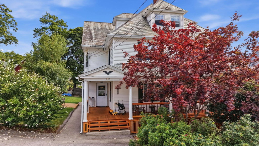 283 Orange St, Manchester, NH 03104