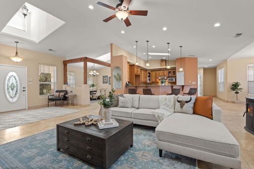 listing main photo
