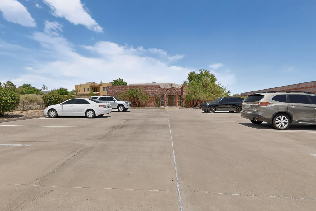 6311 Montano Rd, Albuquerque, NM 87120