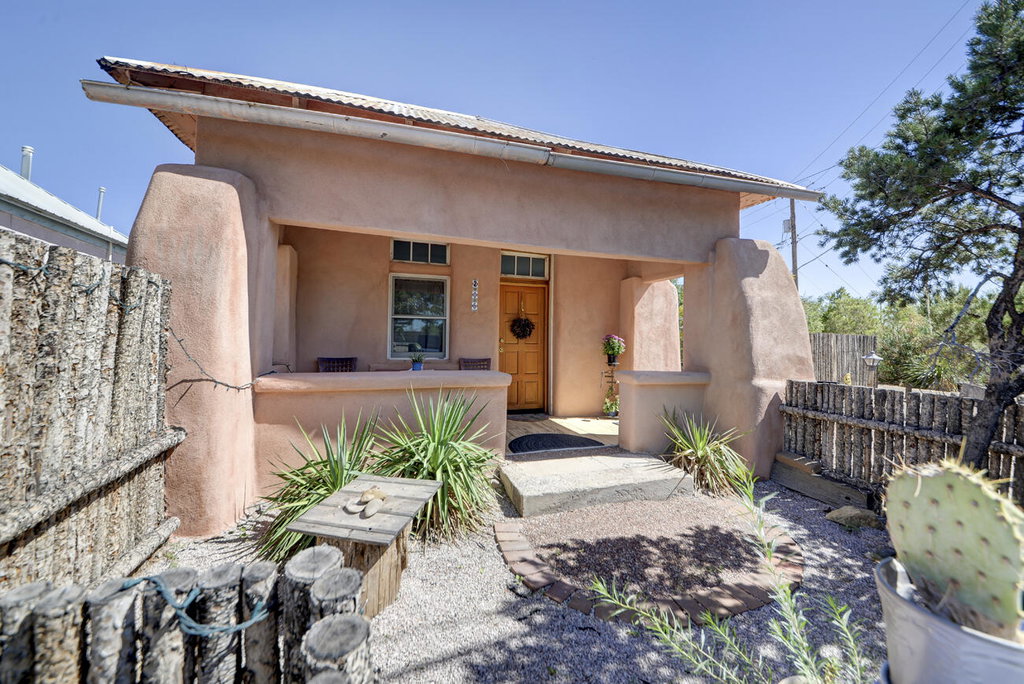 1913 Lomas Blvd, Albuquerque, NM 87104