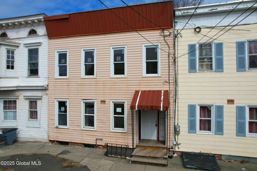 listing main photo