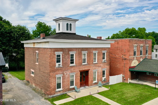 listing main photo