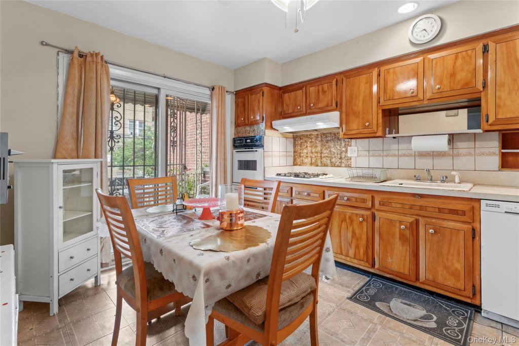 10819 48Th Ave, Corona, NY 11368