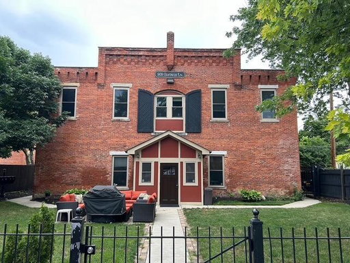 listing main photo