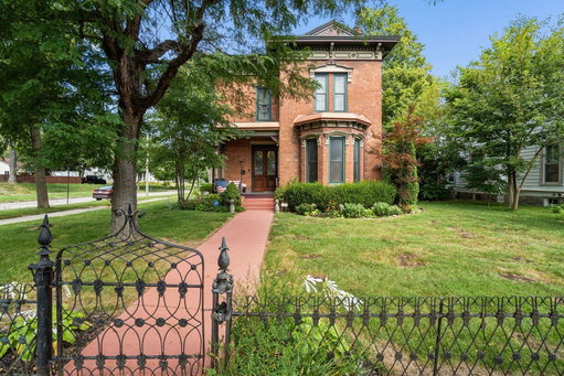 listing main photo