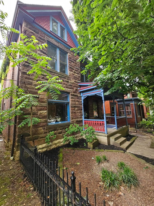 listing main photo