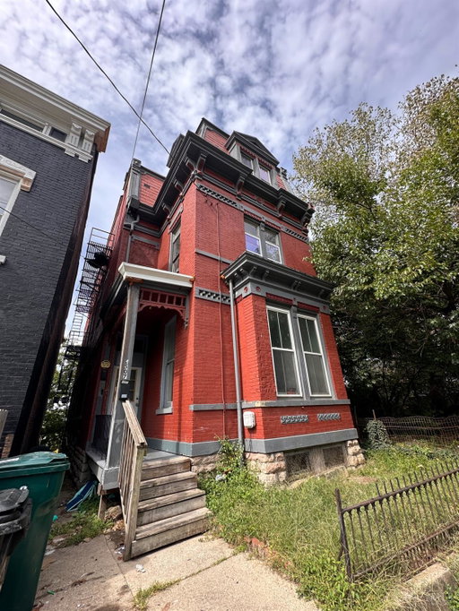 listing main photo