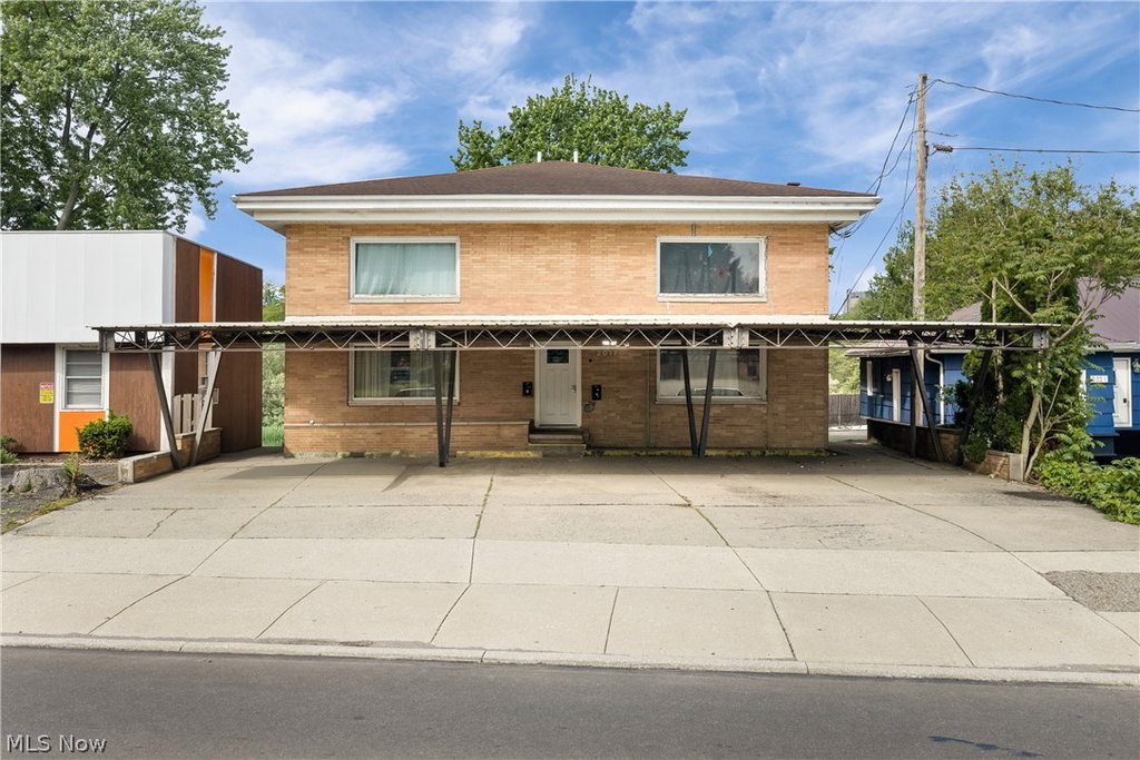 2017 Fulton Rd NW, Canton, OH 44709
