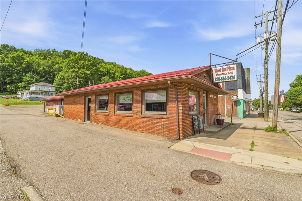130 W Lisbon St, Waynesburg, OH 44688