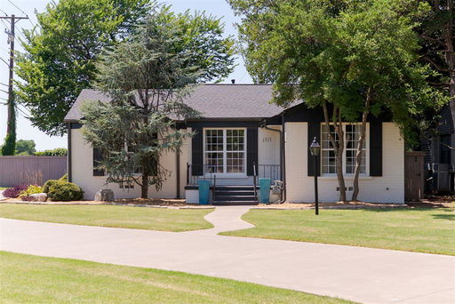listing main photo