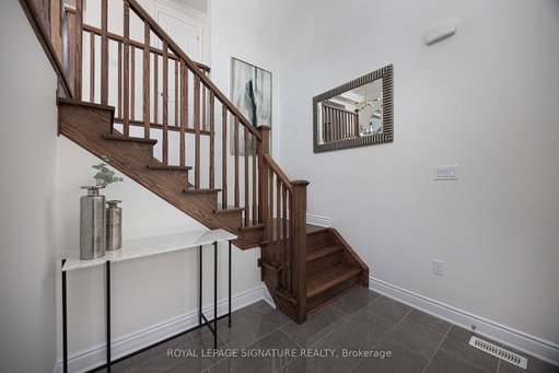 19 Hollyhock Court, Toronto C13 ON M3B 0B4 Home for Sale