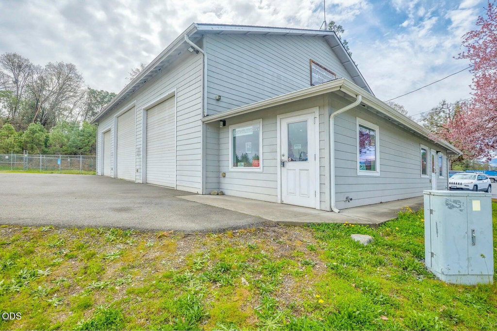 103 Merlin Rd, Merlin, OR 97532