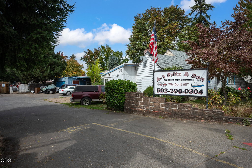 3297 River Rd N, Keizer, OR 97303