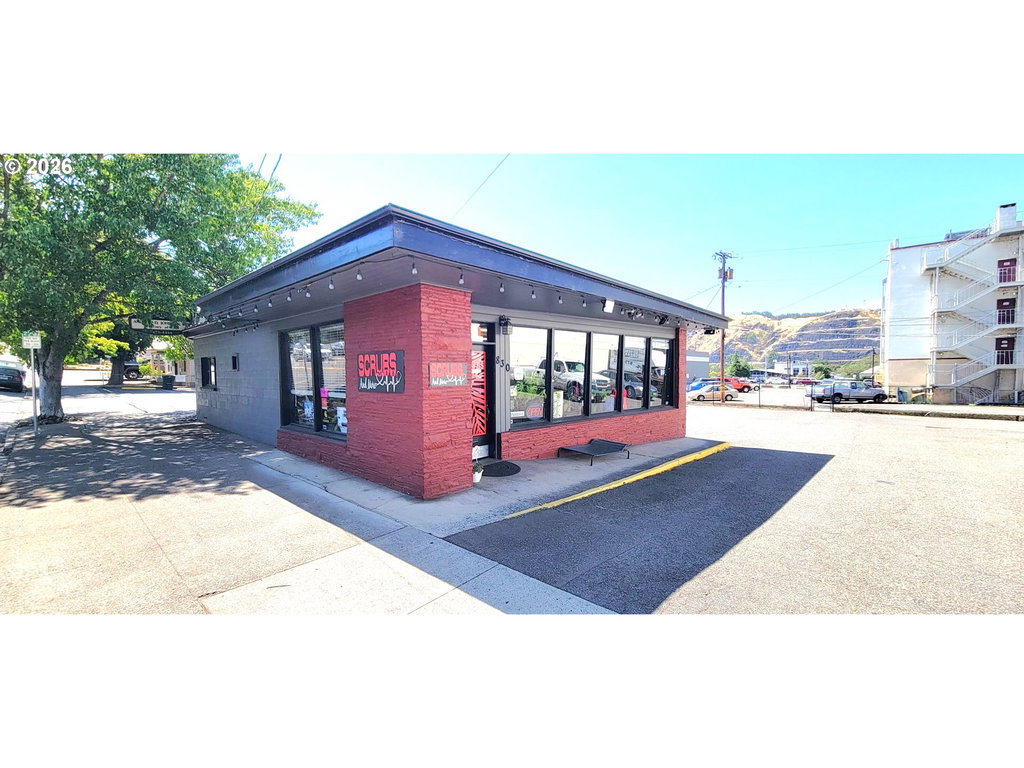 830 Se Rose St, Roseburg, OR 97470