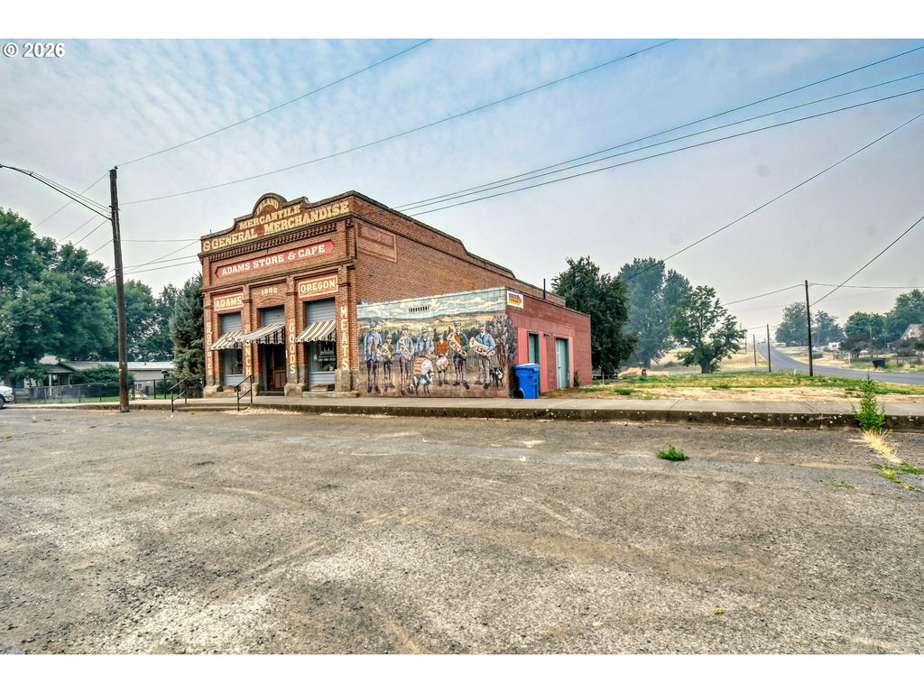 130 S Main St, Adams, OR 97810
