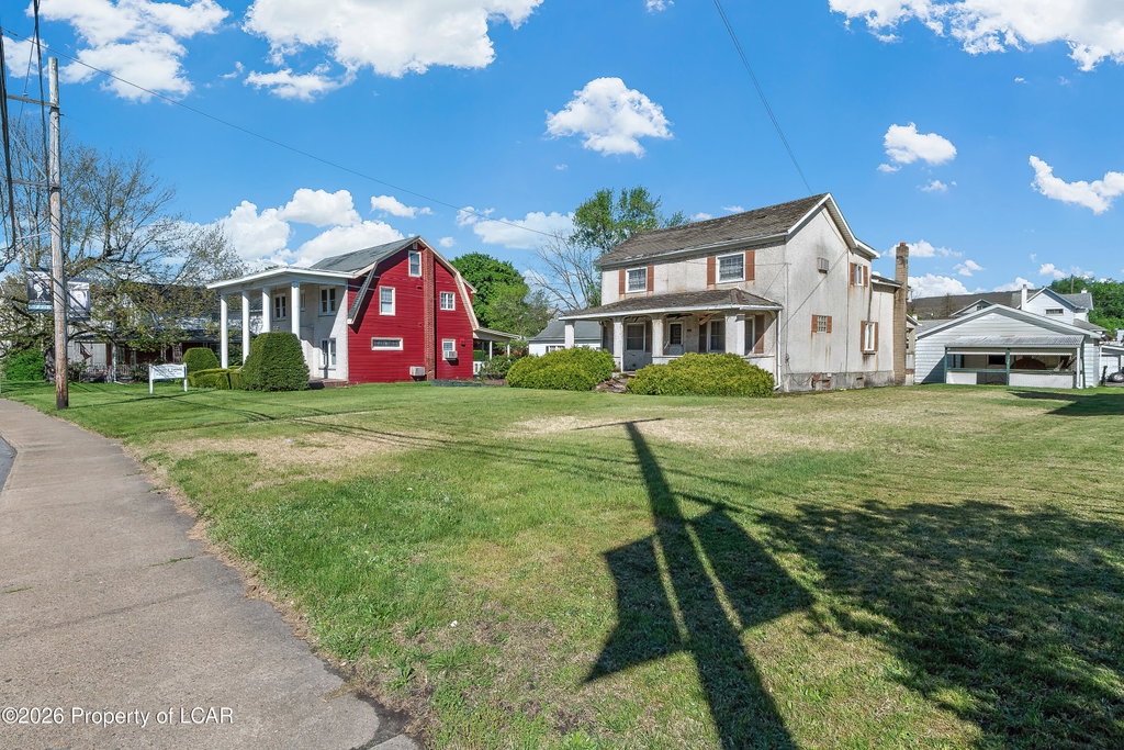 409 N Main St, Old Forge, PA 18518