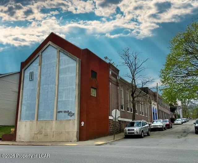 98 N Church St, Hazleton, PA 18201