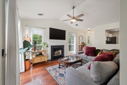 listing main photo