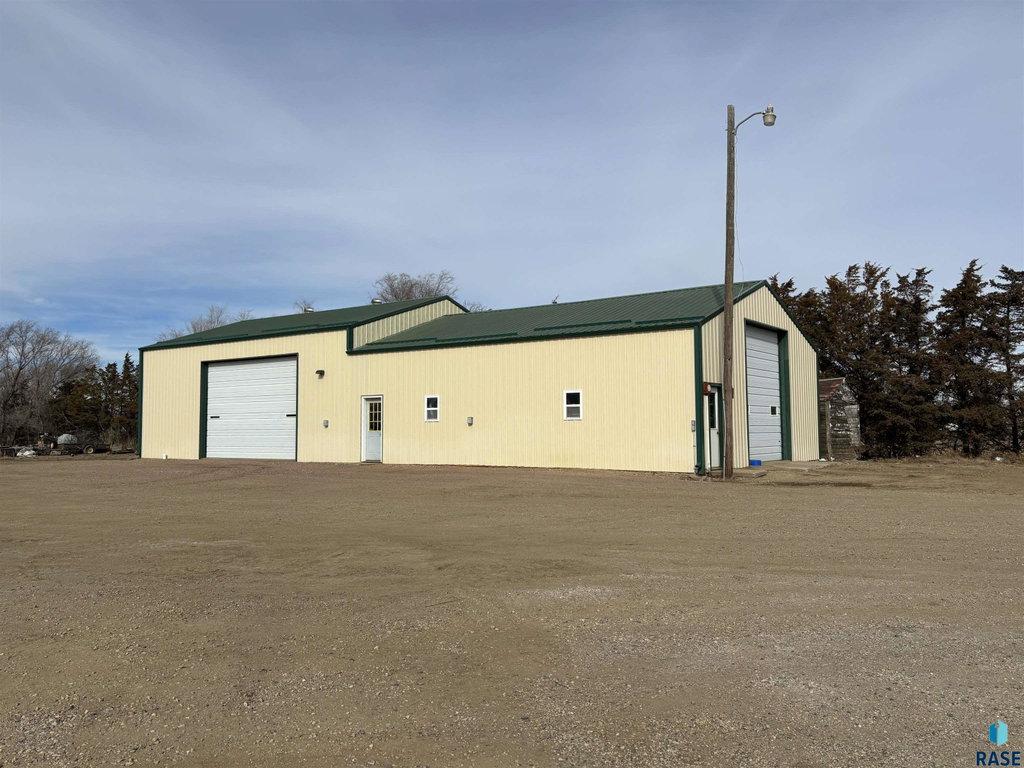 1603 N Broadway Ave, Miller, SD 57362