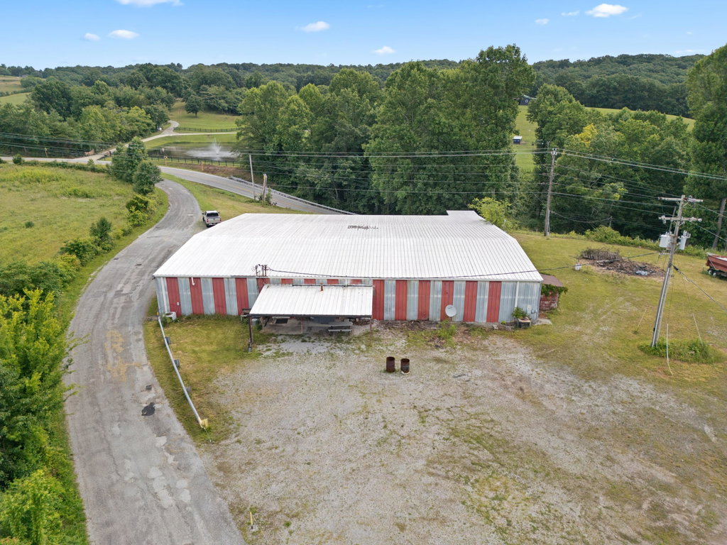 82 Factory Ln, Pikeville, TN 37367