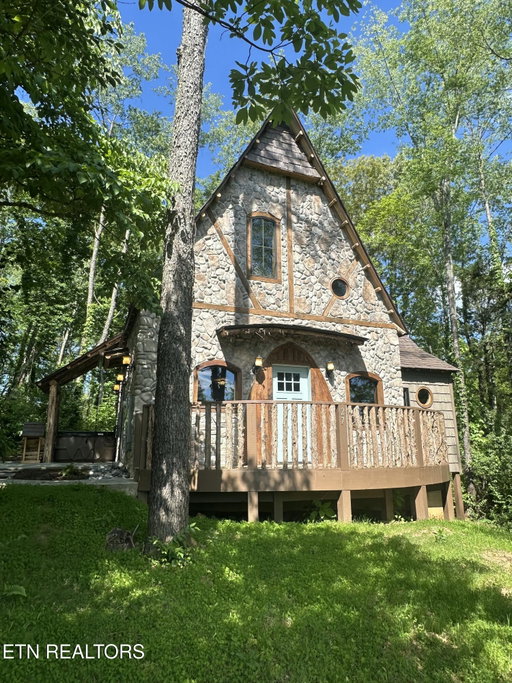 listing main photo