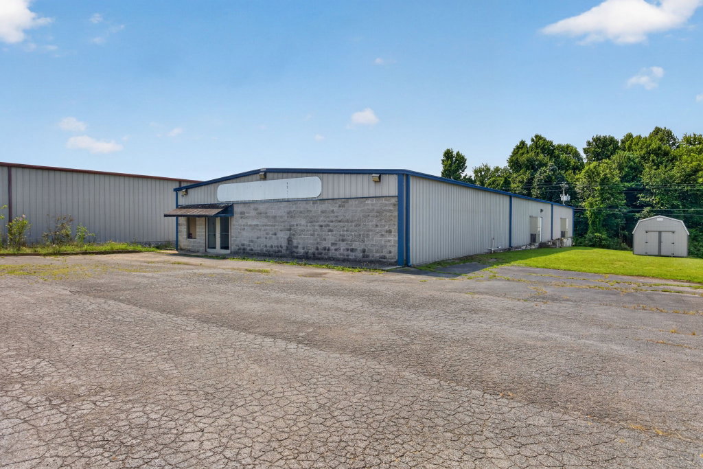 1015 Glenobey Rd, Jamestown, TN 38556
