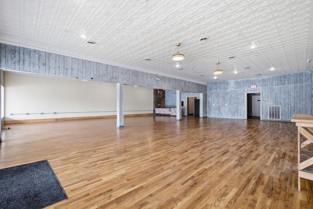 1029 Park St, Westmoreland, TN 37186