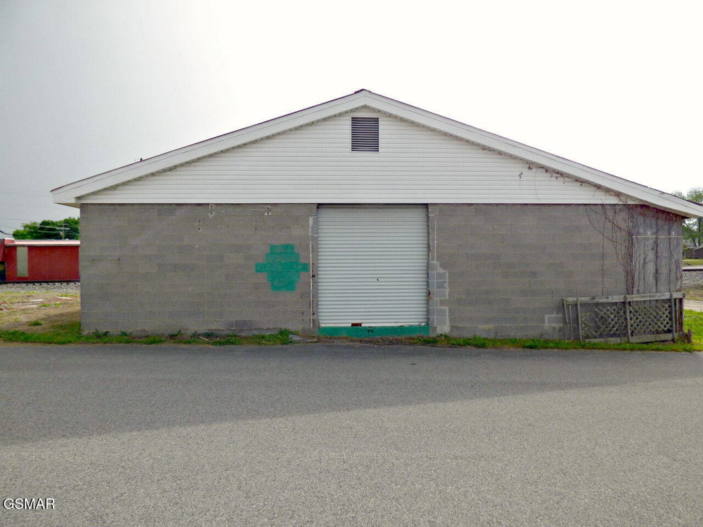 1707 Main St, White Pine, TN 37890