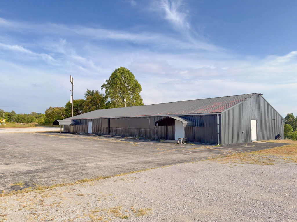 8998 Lewisburg Hwy, Cornersville, TN 37047