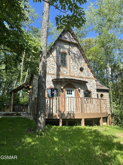 listing main photo