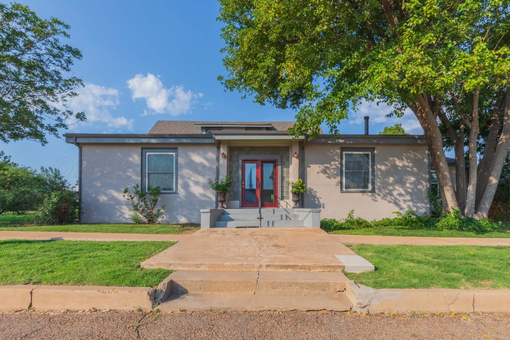 216 E 4th St, Clarendon TX 79226 Home for Sale
