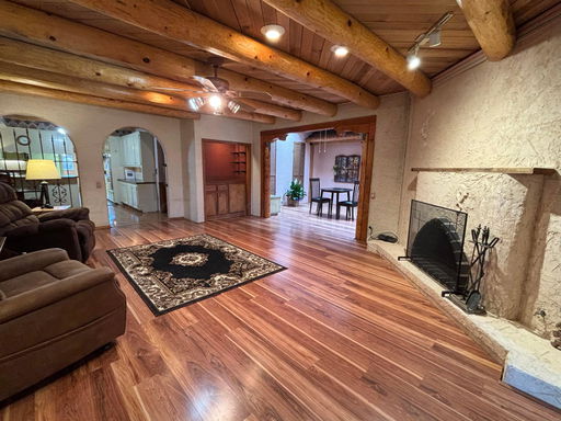 listing main photo