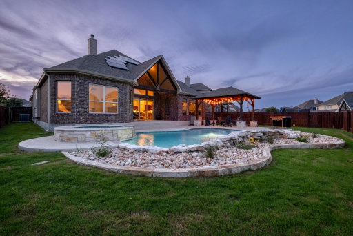 listing main photo