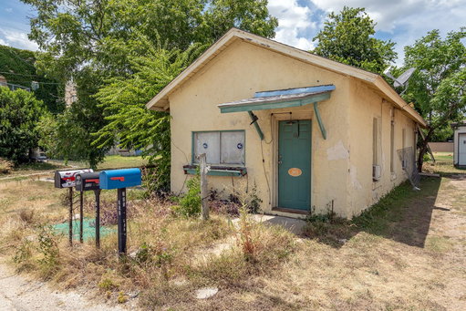 listing main photo