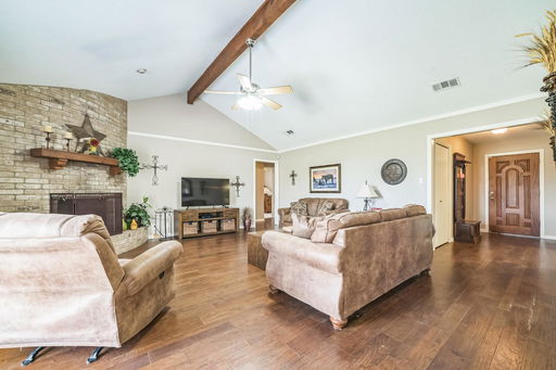listing main photo