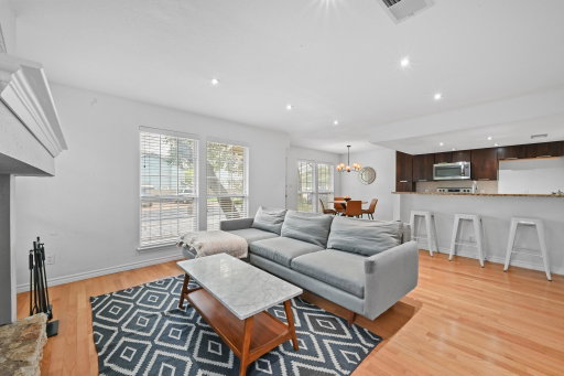 listing main photo