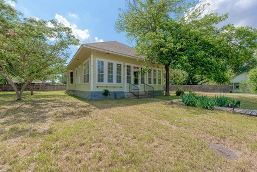 listing main photo